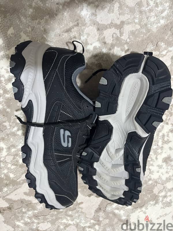 SKECHERS 1