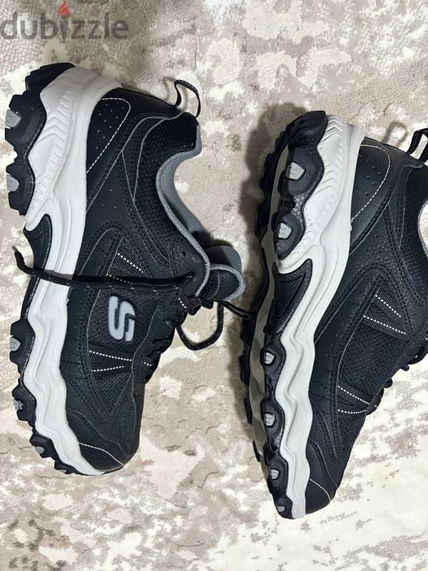 SKECHERS 2