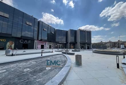 محل  للإيجار بمول سايدووك - الجولدن سكوير