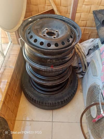2 جنوط حديد 15 وفردتين كاوتش