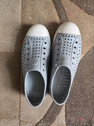 كروكس skechers  مقاس ٣٥_٣٦