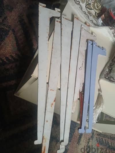 حوامل الارفف