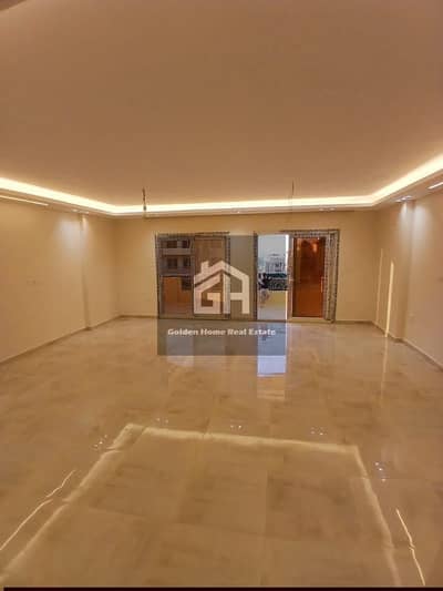 شقة للبيع بمساحه 170متر  بالمرحلة التانيه بالهضبه تشطيب هاي سوبر سوبر   بكمبوند الخمائل elkhmayel الشيخ زايد zayed