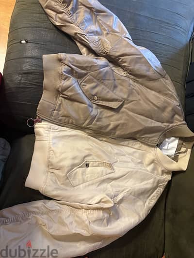 جاكت وتربروف Bershka مقاس L