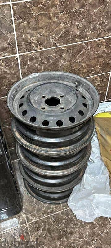 منتجع النخيل ٢ بجوار بنزينه توتال مصر اسماعيليه أو قسم السلام ٢