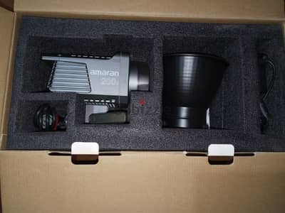 Amaran 200d 5600K و معاه تريبود هدية