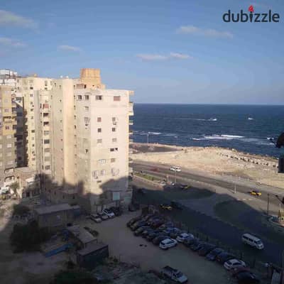 شقة للايجار مفروش بميامي فيو للبحر والكورنيش وقريبة لجميع مراكز التسوق والمولات والكافيهات والبرندات وحدائق المنتزه والمعمورة الشاطئ