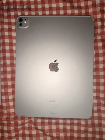 Ipad pro 13 inch - M4 بحالة الزيرو