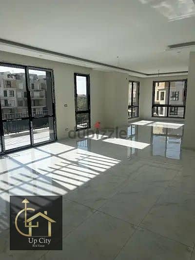 تريبللكس مودرن للإيجار في إيستاون سوديك | 315م + 100م روف | 4 غرف نوم بالتكييفات والمطبخ | فيو لاندسكيب - القاهره الجديده - التجمع الخامس