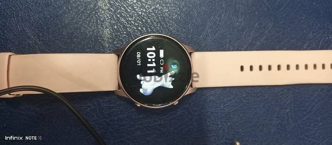 ساعة ذكية (Smart Watch) أصلية - حالة ممتازة - لون روز جولد مميز