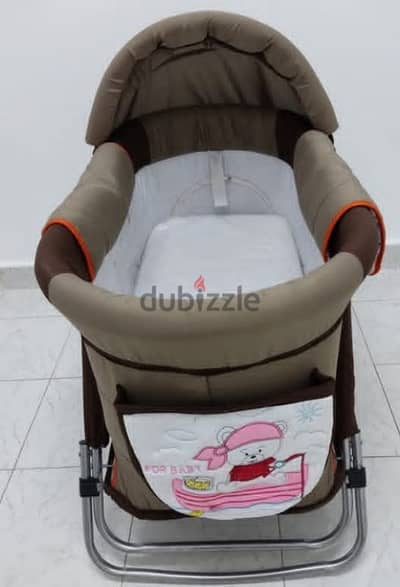 سرير اطفال
