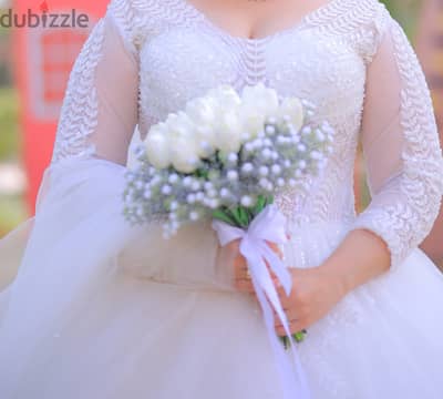 فستان عروسه