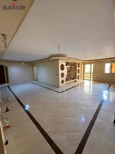 دريم لاند شقه 170م للبيع متشطبه فيو حمام سباحه مباشر بالمطبخ