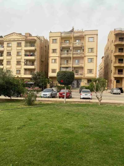 شقة للبيع بالتجمع الخامس البنفسج عمارات 7  دقيقتين  التسعين الشمالي   بجوار محور محمد نجيب 220م لوكس اول سكن