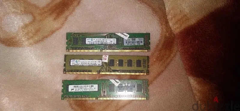 Ram 4 GB DDR3 (1× 2GB RAM _ 2× 1GB RAM ) 10600U