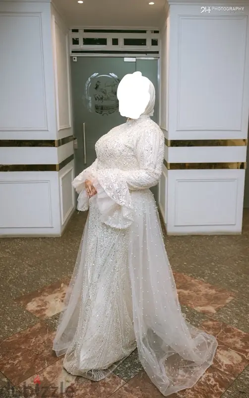 Premium Engagement Dress with Detachable Tulle Cape – Like New