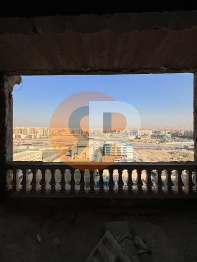 شقه للبيع بالهضبه الوسطي اماميه اتجاه بحري صريح لكامل الشقه