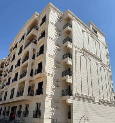 Immediately receive an apartment with 5 rooms and an area of 266 meters, a penthouse on a vast area, and at a very special price in October Gardens.