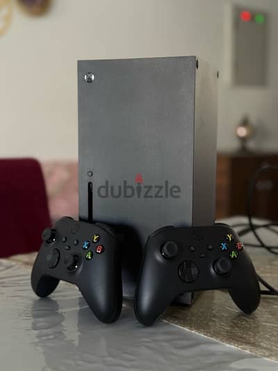 Xbox Series X With 2 Controllers مستعمل – حالة ممتازة / كالجديد