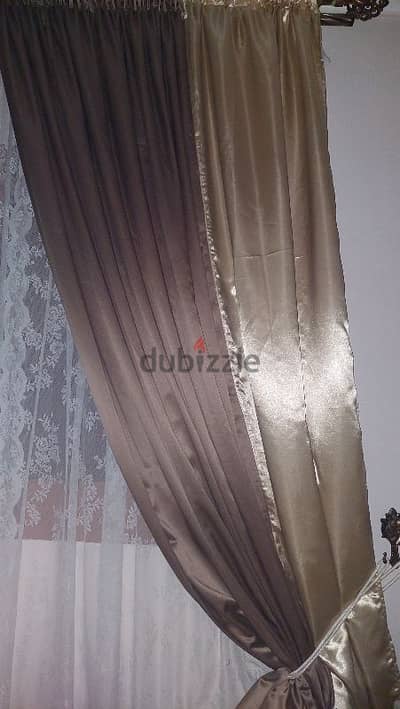ستائر حرير جاهزة