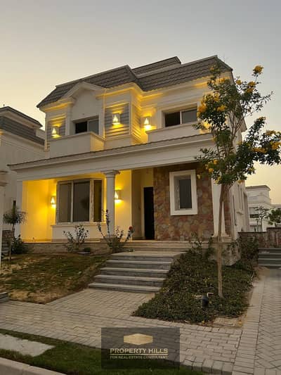 Receive immediately on the key the largest independent villa with a fully furnished swimming pool next to patio 6 and october park