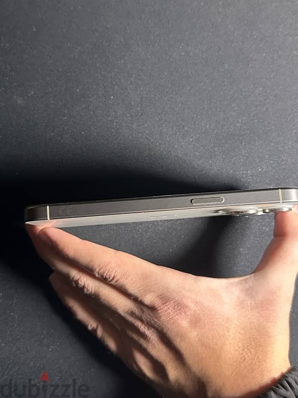 IPhone 15 Pro Max 4