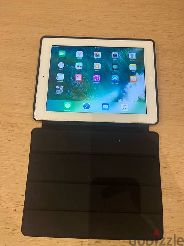 Apple iPad 2 – Clean & Fully Functional 1