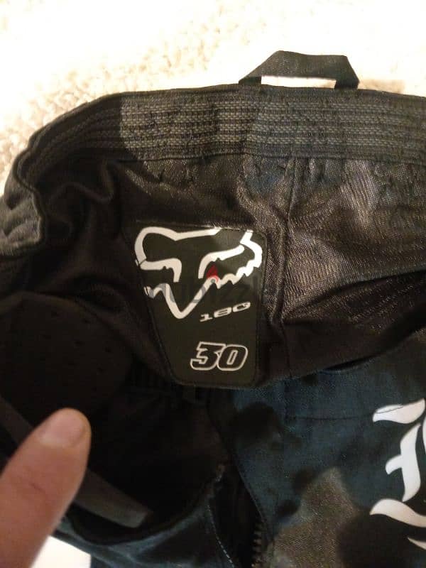 motorcycle trouser fox and leg protector 3
