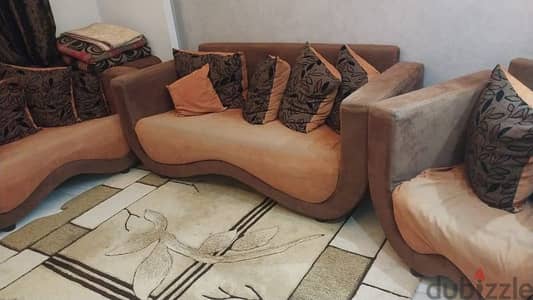 كنبه بثلاث مقاعد