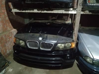 Bmw X5 نصف امامي و فرط خلفي ٤. ٤