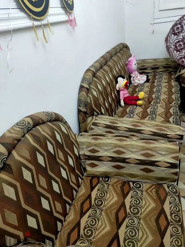 Comfortable Living Room Set