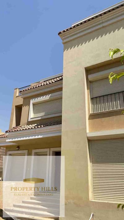 تاون هاوس فوري للبيع في سراي علي طريق السويس في القاهره الجديده