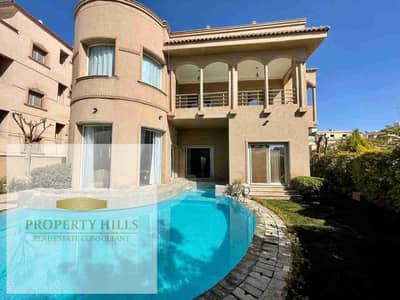 Receive a 320-meter villa immediately in Al Obour with a view of a swimming pool with only 10% down payment