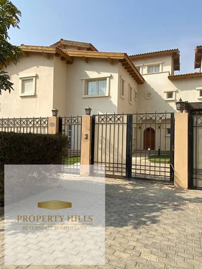 Townhouse for sale in the heart of Sheikh Zayed  In Tawny Hyde Park Compound, next to Hyper One