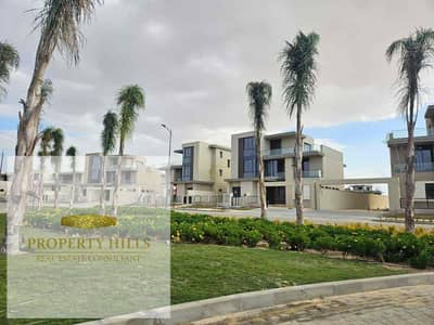 For a quick sale, a villa in a compound in Sheikh Zayed, Compound The Estate