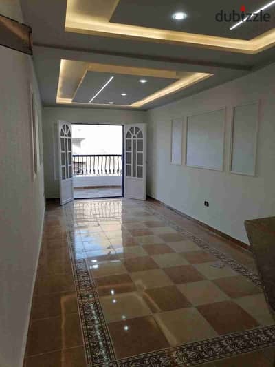 شقه فى اسكندرية شاطئ النخيل دقائق من أسواق فتح والشارع التجارى