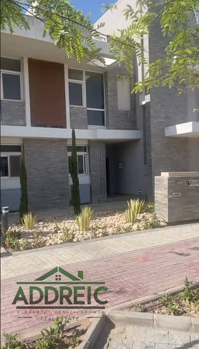 افخم town house 400 متر في المقصد – تصميم عصري، مساحات واسعة، خصوصية تامة وموقع مميز داخل كمبوند راقٍ لحياة فاخرة واستثمار مضمون.