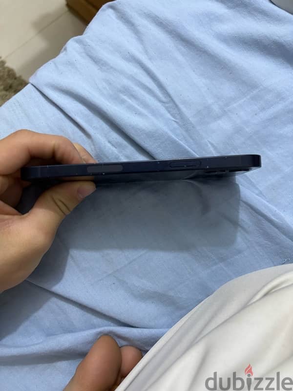 iPhone 12 4