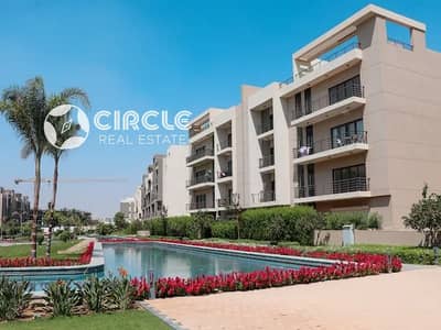 شقة ١٧٢م ٣ غرف نوم مفروشة بالكامل بديكورات مودرن مميزة للإيجار في فيفتي سكوير المراسم