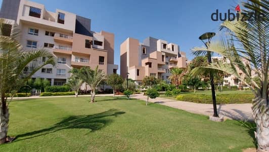 شقة للبيع كاش في مدينتي B8 مساحة 230م بحري صريح على وايد جاردن تشطيب شركة مميز موقع قريب من الخدماتmadinaty
