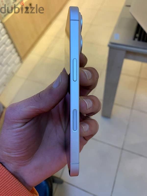 iPhone 16 1