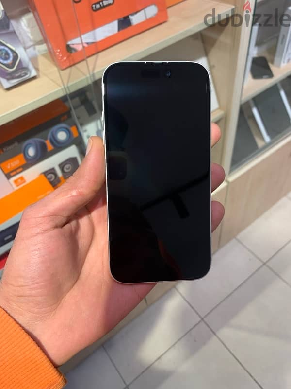 iPhone 16 4