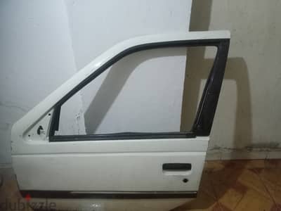 بابين عربيه بيجو للبيع 405 حاله جيده فيهم مكنة الزجاج كهربها سعر لقطه