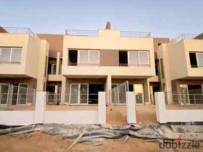 فيلا للبيع ريسيل استلام فوري في كمبوند بالم هيلز التجمع الخامس باقل من سعر الشركه - Palm Hills New Cairo