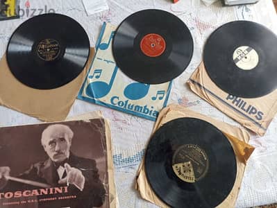 اسطوانات حجر و بلاستيك