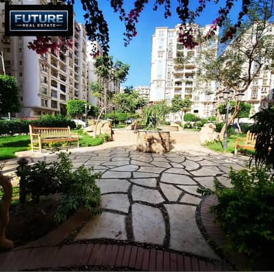 Apartment 160 m in Baron Compound in Katameya near Al-Said Club and Carrefour Maadi