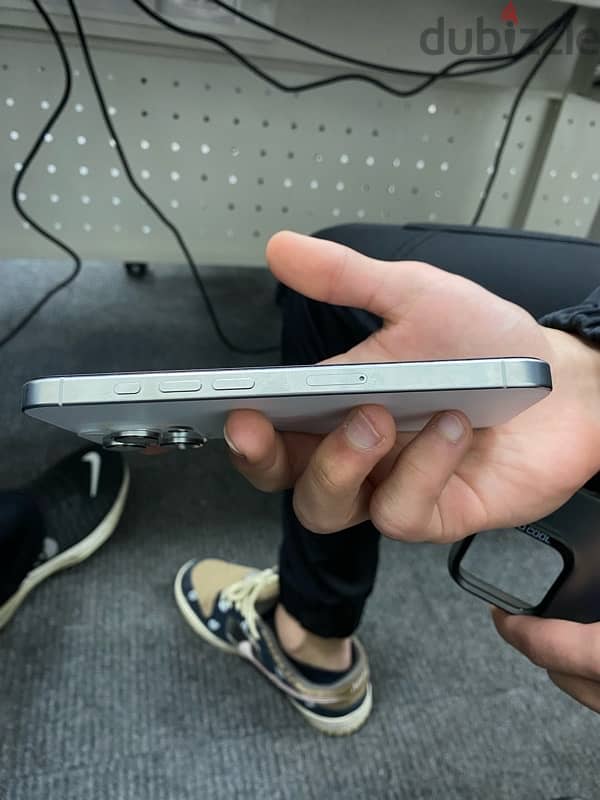 iphone 16 pro 4