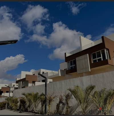 امتلك فورا تاون هاوس 382 متر يطل على فيو بنورامي في مشروع سولايا امام نيو جيزة