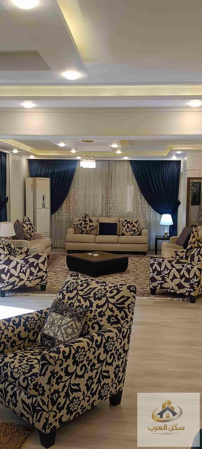 Furnished hotel apartment for rent, 300 square meters, garden view, 4 air-conditioned rooms, sanitized, Wi-Fi internet. Daily and monthly rentals available directly from the owner.