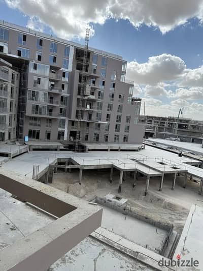 للبيع شقة ١٣٨متر في كمبوند 205 اركان بالم مدينة الشيخ زايد متشطبة بالكامل و serviced by crown plaza